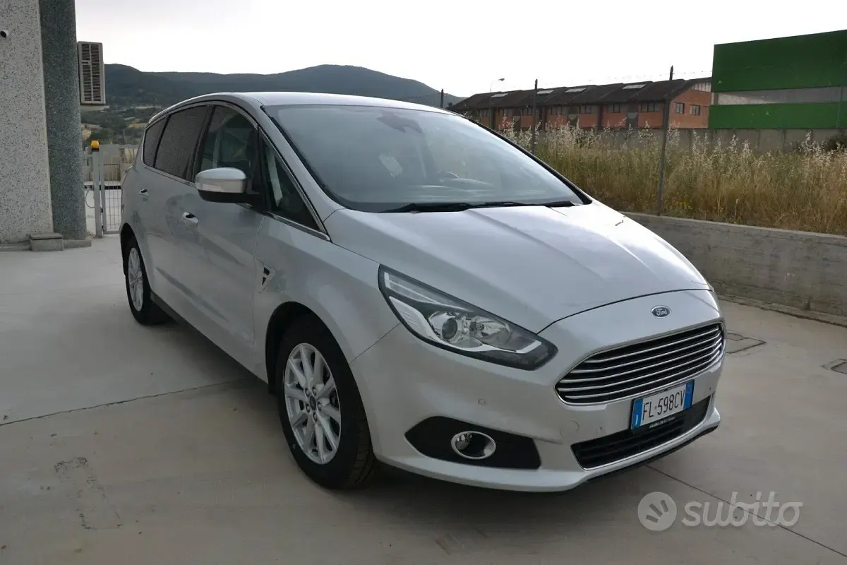 Usata Ford S-MAX Business Edition 150 CV (110 kW) 2017 Grigio Monovolume