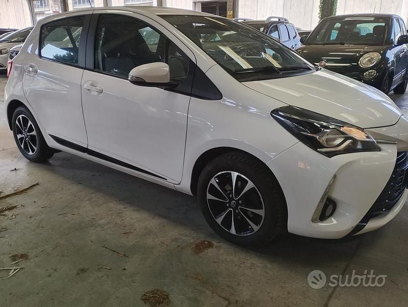 Usata Toyota Yaris Active 72 CV (52 kW) 2020 Bianco Berlina