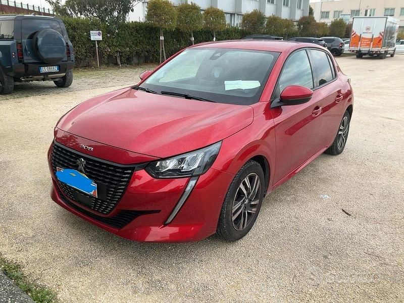 Usata Peugeot 208 Allure 75 CV (55 kW) 2021 Rosso Utilitaria
