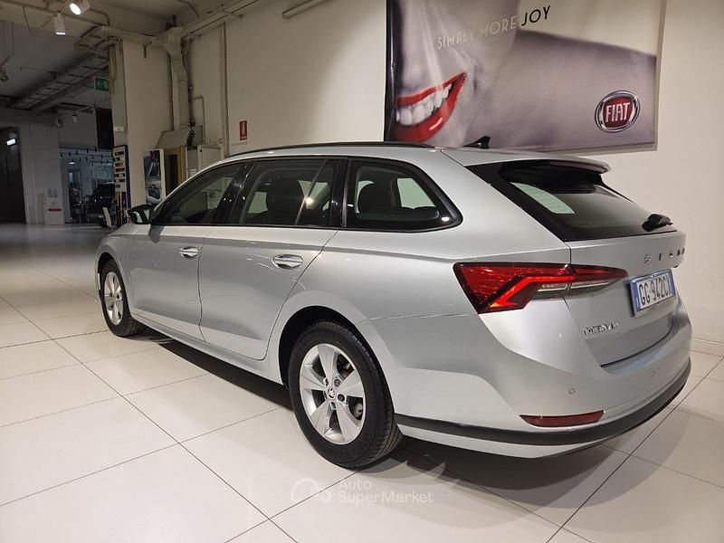 Usata Skoda Octavia Executive 116 CV (85 kW) 2021 Argento Station wagon