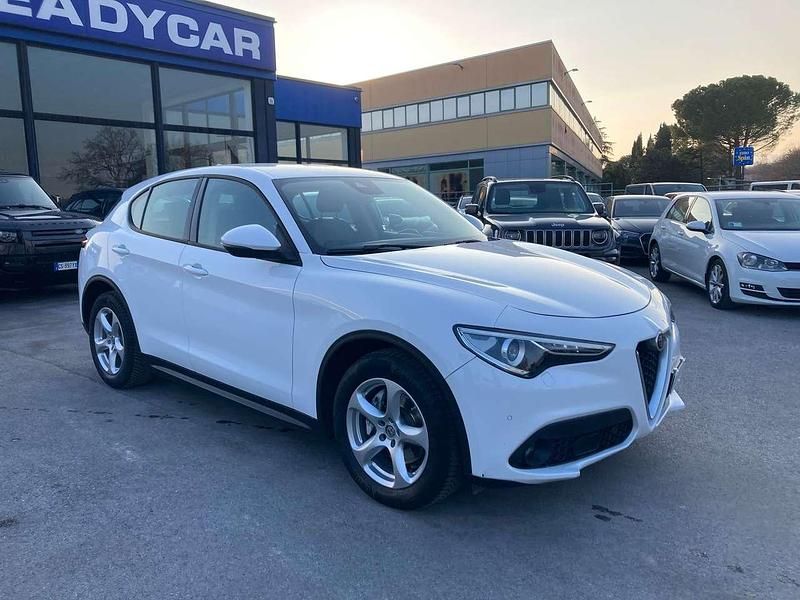 Usata Alfa Romeo Stelvio Business 179 CV (131 kW) 2017 Bianco SUV