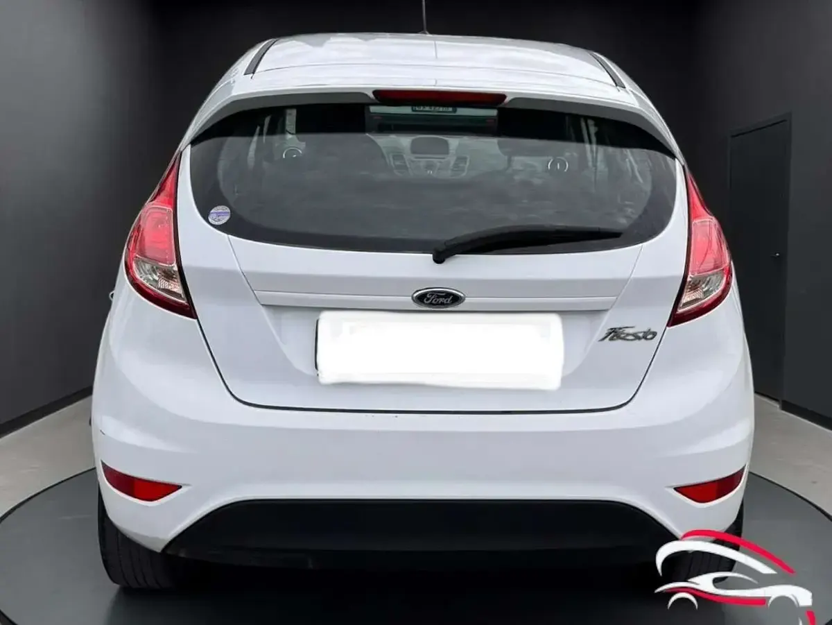 Usata Ford Fiesta Titanium 92 CV (67 kW) 2013 Bianco Berlina