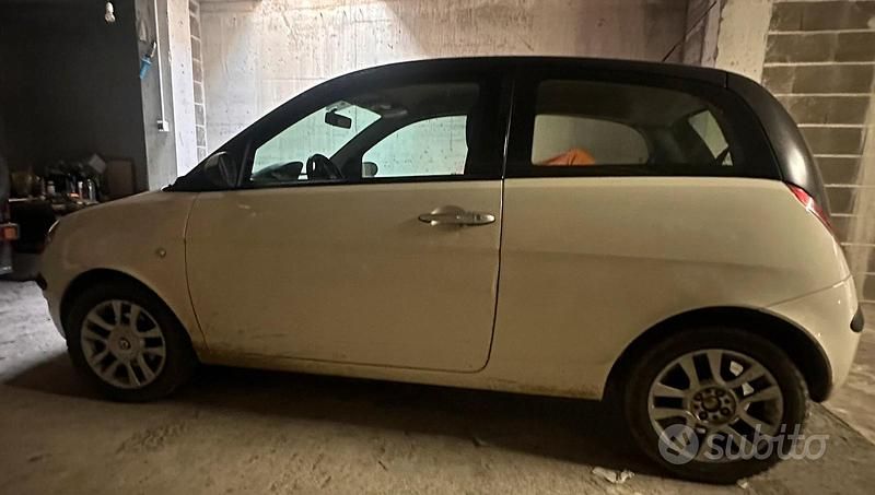 Usata Lancia Ypsilon 70 CV (51 kW) 2006 Utilitaria