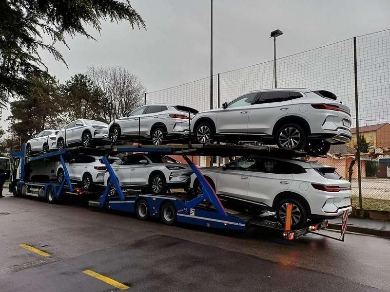 Nuova BYD Atto 2 212 CV (155 kW) 2026 Skiing white SUV