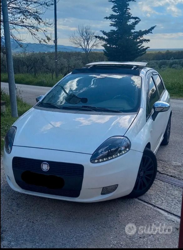 Usata Fiat Grande Punto 90 CV (66 kW) 2009 Bianco Utilitaria