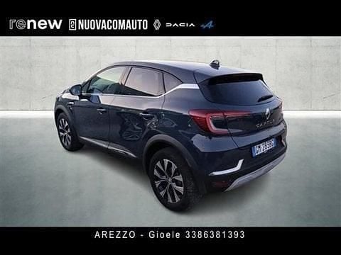 Usata Renault Captur Intens 100 CV (73 kW) 2023 Blu scuro SUV