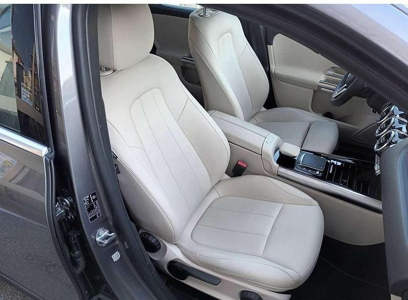 Usata Mercedes GLA250 Premium 160 CV (117 kW) 2022 Grigio SUV