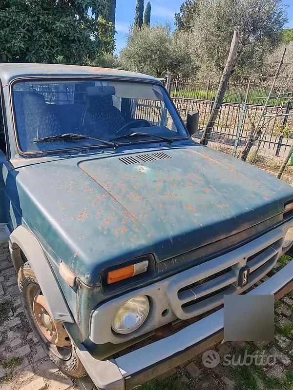 Usata Lada niva 80 CV (58 kW) 2001 SUV
