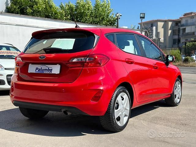 Usata Ford Fiesta 70 CV (51 kW) 2018 Rosso Berlina