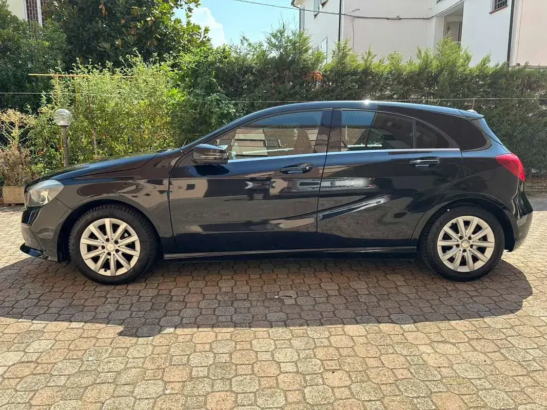 Usata Mercedes A160 Business 90 CV (66 kW) 2017 Nero Utilitaria