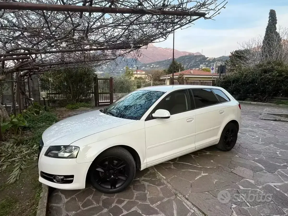 Usado Audi A3 90 CV (66 kW) 2010 Blanco Utilitario