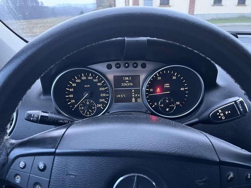 Usata Mercedes ML320 224 CV (164 kW) 2006 Argento SUV