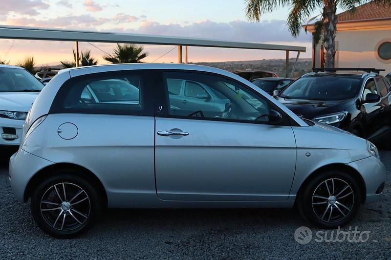 Usata Lancia Ypsilon 75 CV (55 kW) 2008 Grigio Utilitaria