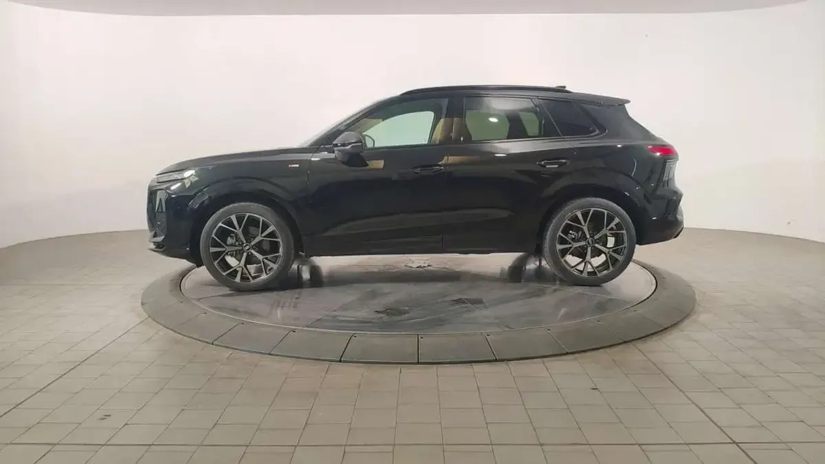 Nuova Audi Q3 S-Line 150 CV (110 kW) 2026 Grigio SUV
