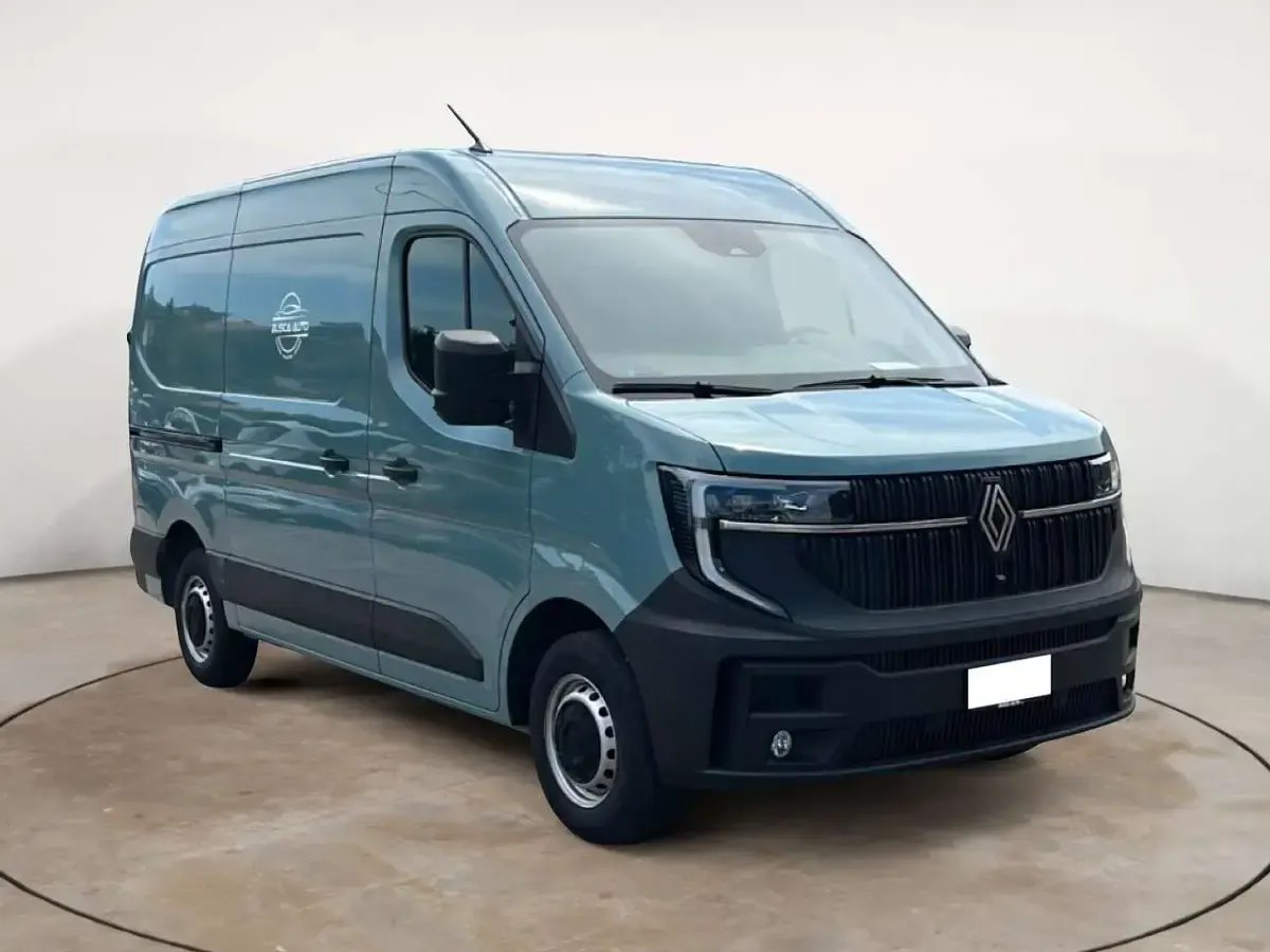 Usata Renault Master 2024 Verde Monovolume