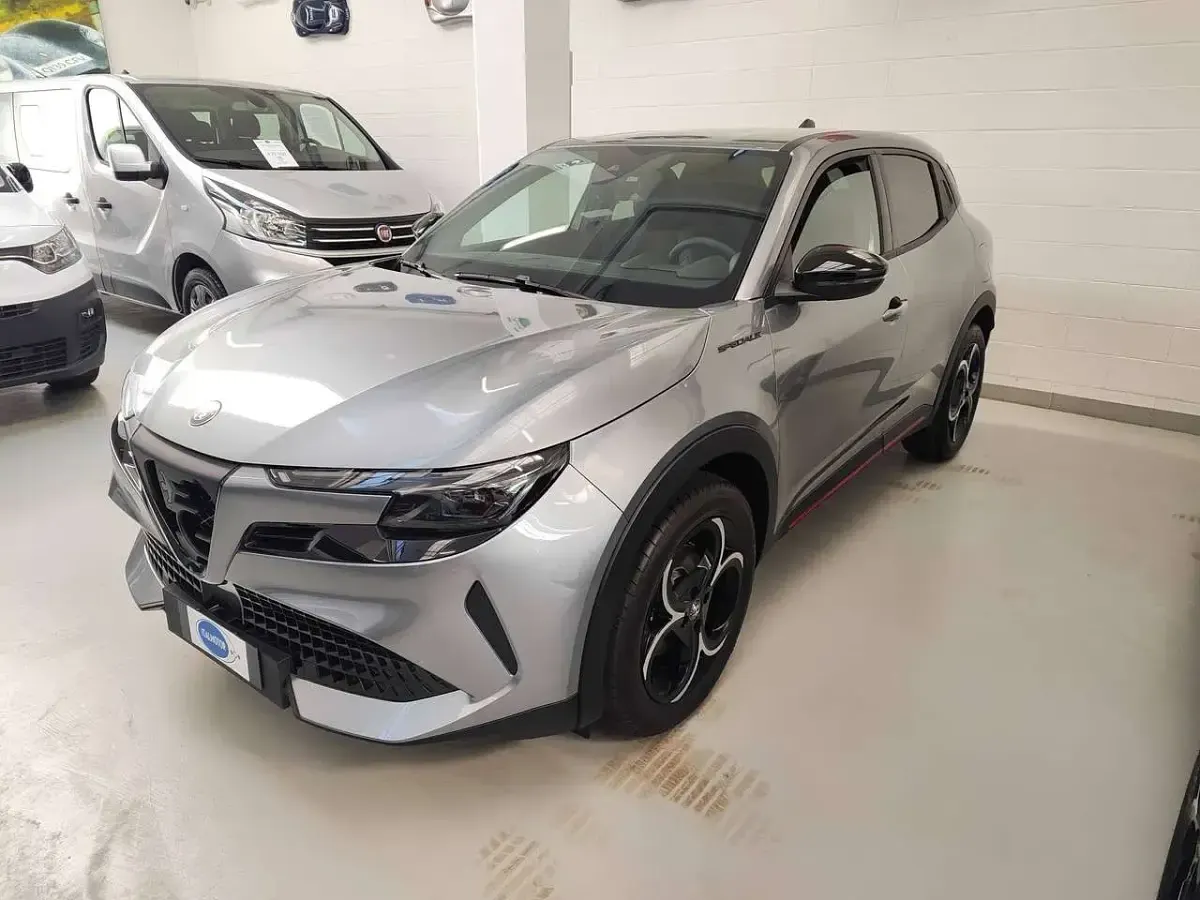 Nuova Alfa Romeo GT Junior Edizione Speciale 136 CV (100 kW) 2025 Grigio arese SUV