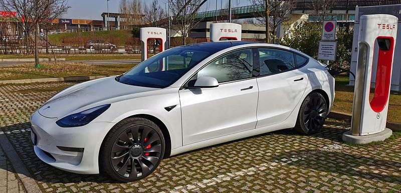 Usata Tesla Model 3 Performance 461 kW (627 CV) 2021 Bianco Berlina