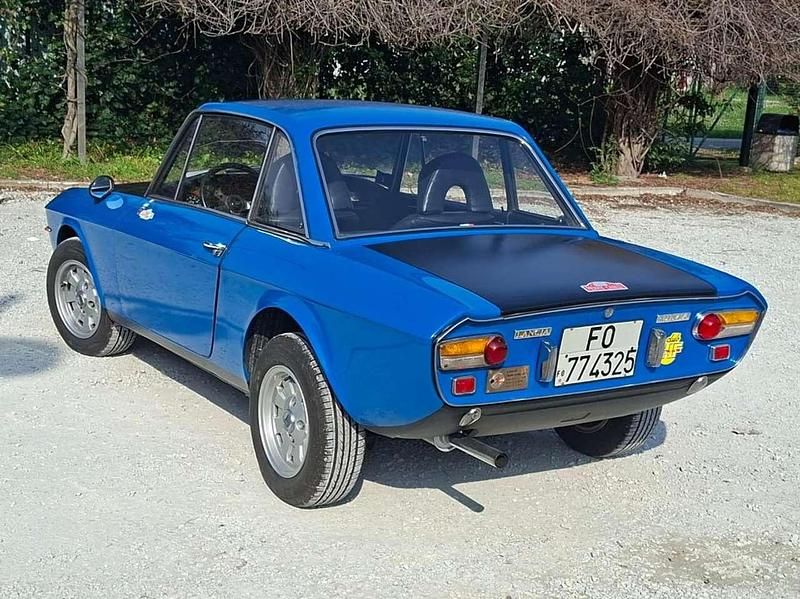 Usado Lancia Fulvia 90 CV (66 kW) 1973 Azul Coupe