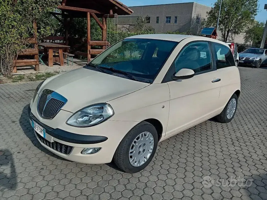 Usata Lancia Ypsilon 70 CV (51 kW) 2006 Utilitaria