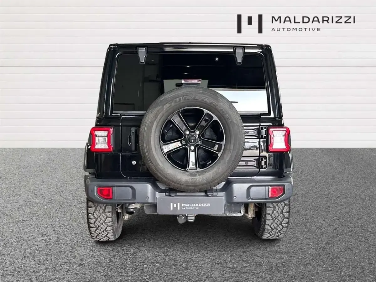 Usata Jeep Wrangler Unlimited Sahara 200 CV (147 kW) 2018 Nero SUV