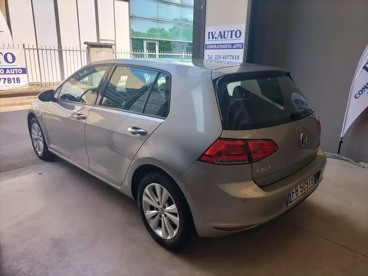 Usata VW Golf VII Highline 110 CV (80 kW) 2015 Grigio Berlina