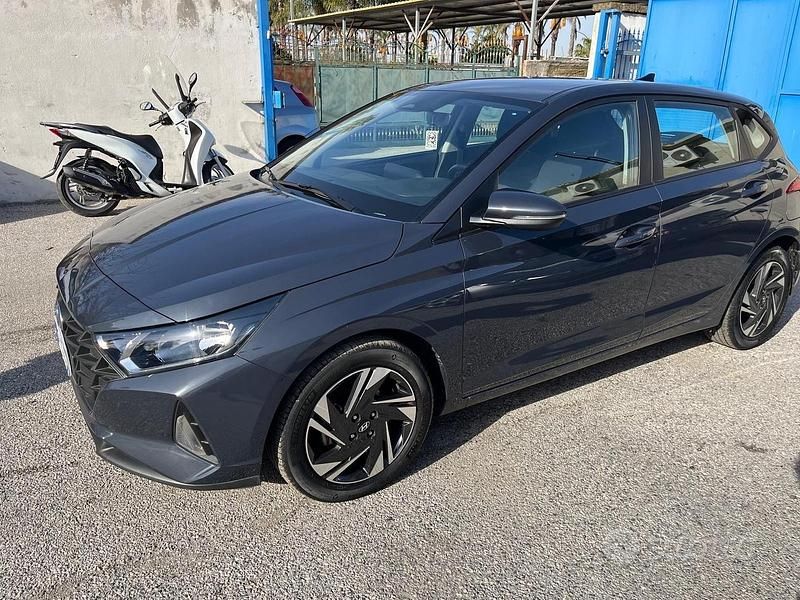 Usata Hyundai i20 2023 Grigio Berlina