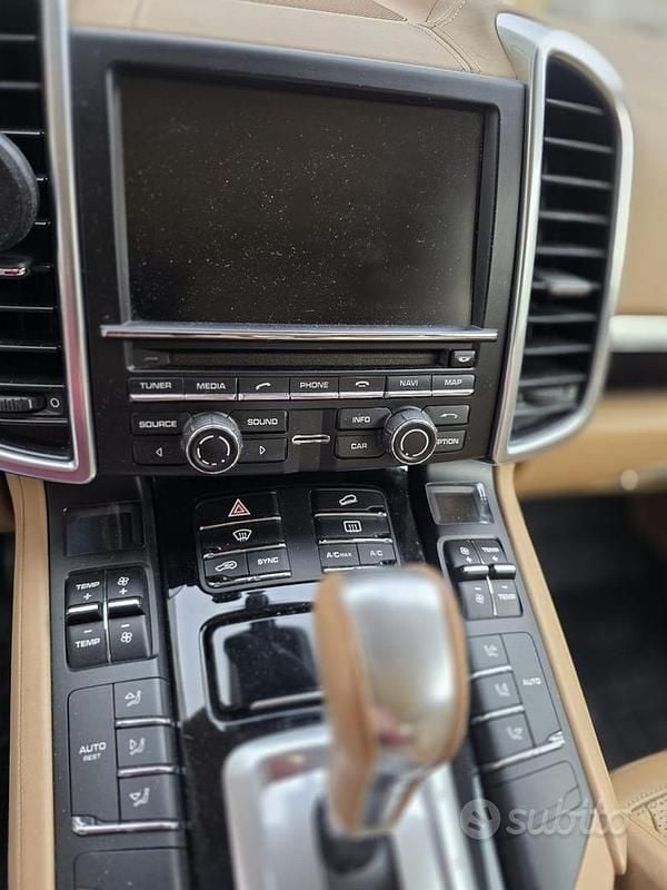 Usata Porsche Cayenne 250 CV (183 kW) 2015 Nero SUV