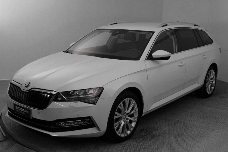 Bianco pastello Usata 2021 Skoda Superb Style Station wagon | 24.900 € (Cara) - Immagine 1/4
