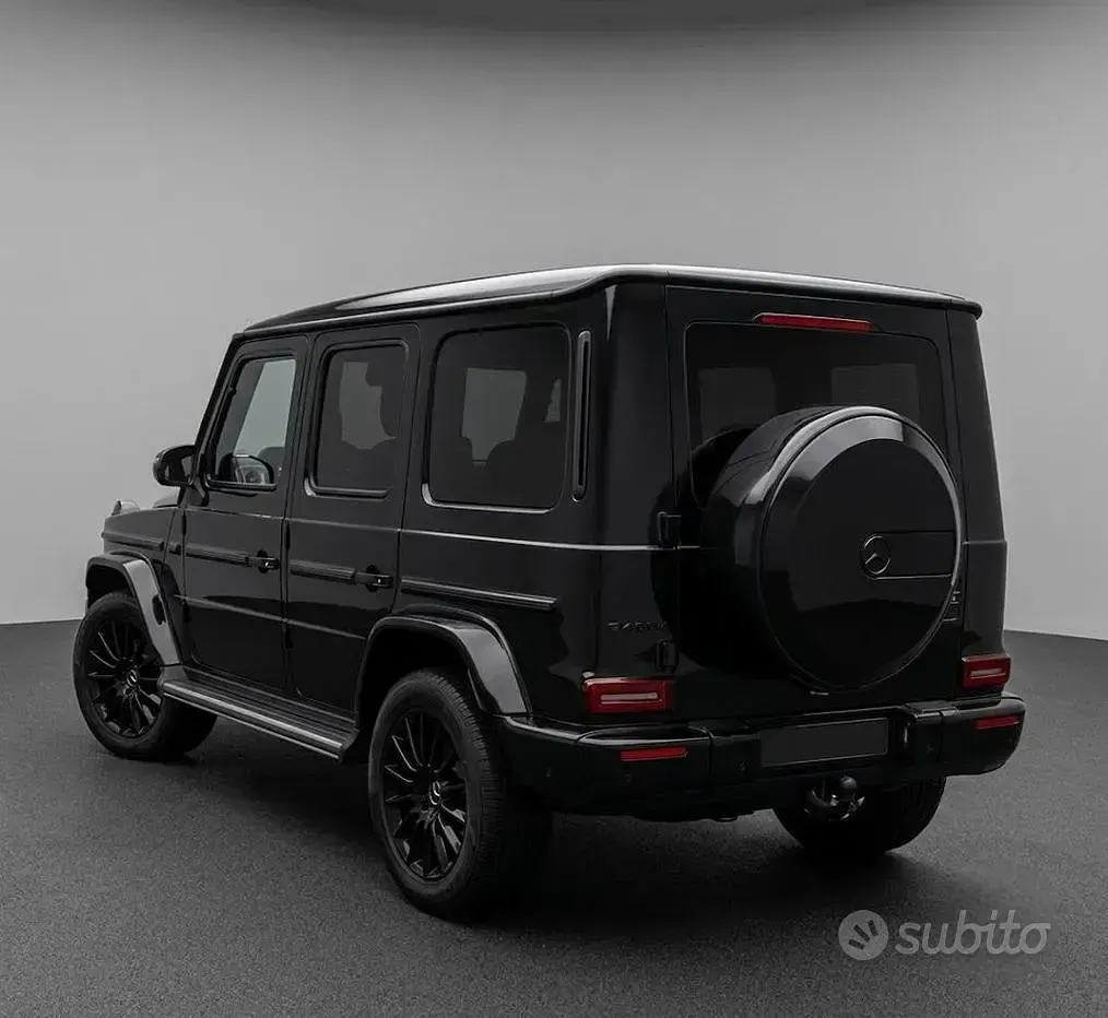 Usata Mercedes G400 AMG Line Premium Plus 330 CV (242 kW) 2023 Nero SUV