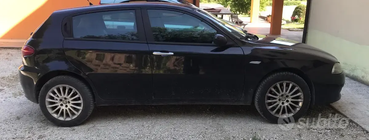 Usata Alfa Romeo 147 105 CV (77 kW) 2009 Utilitaria