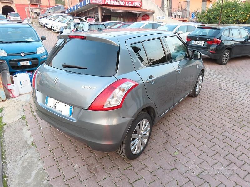 Usata Suzuki Swift Style 74 CV (54 kW) 2012 Grigio Berlina