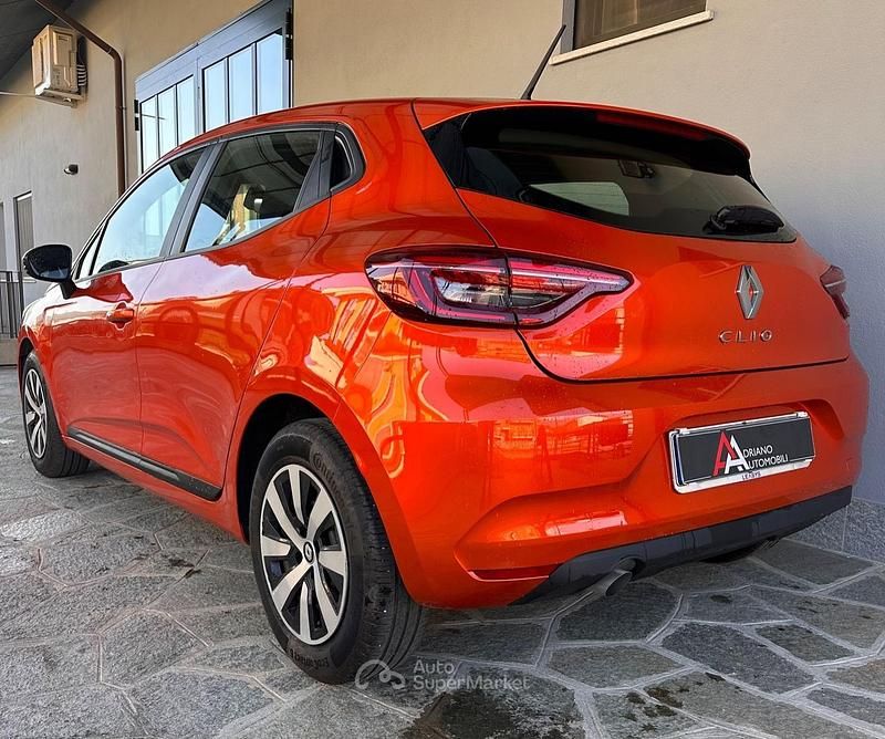 Occasion Renault Clio V Life 67 ch (49 kW) 2023 Orange Berline