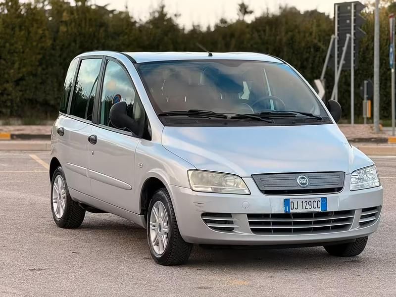 Usata Fiat Multipla 92 CV (67 kW) 2007 Grigio Monovolume