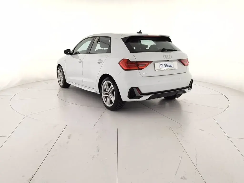 Usata Audi A1 Sportback S-Line 95 CV (69 kW) 2022 Bianco ghiacciaio metallizzato Utilitaria