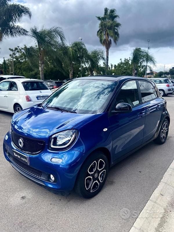 Usata Smart ForFour 71 CV (52 kW) 2016 Blu Utilitaria