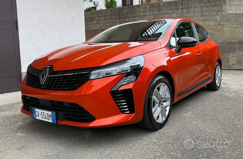 Usata Renault Clio V 90 CV (66 kW) 2024 Utilitaria