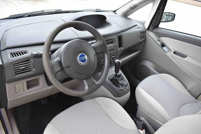 Usata Fiat Idea Emotion 69 CV (50 kW) 2005 Grigio Monovolume