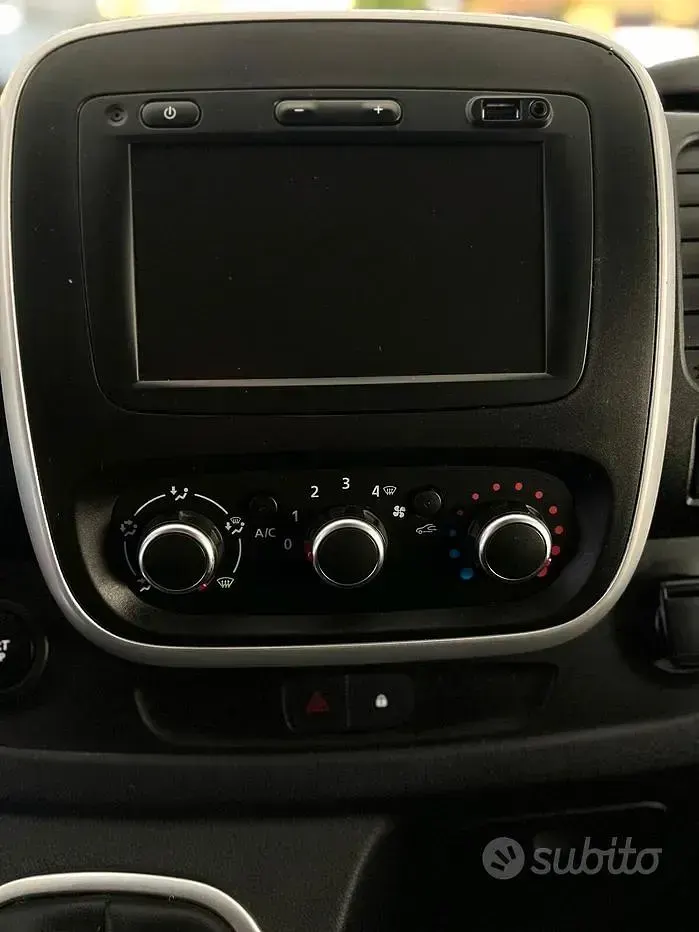 Begagnad Renault Trafic Intens 120 HK (88 kW) 2021 Vit Minibuss