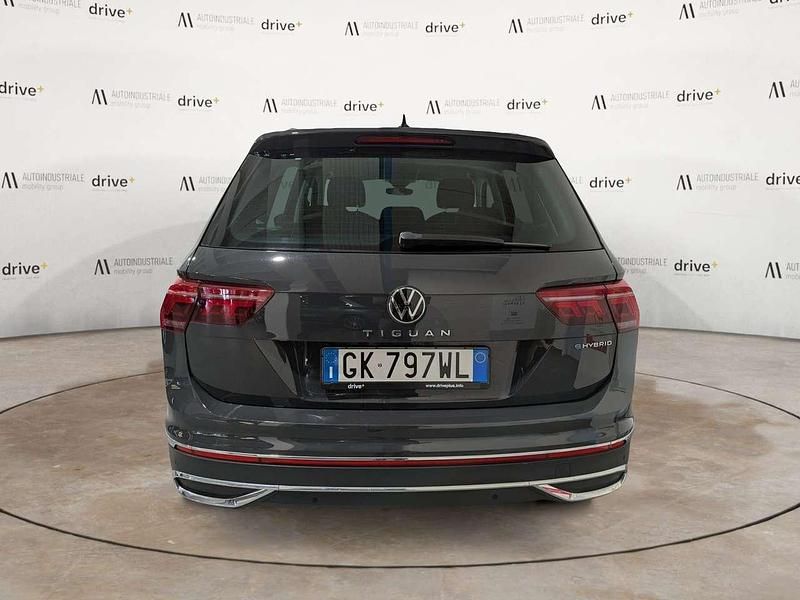 Usata VW Tiguan Elegance 150 CV (110 kW) 2022 Grigio SUV