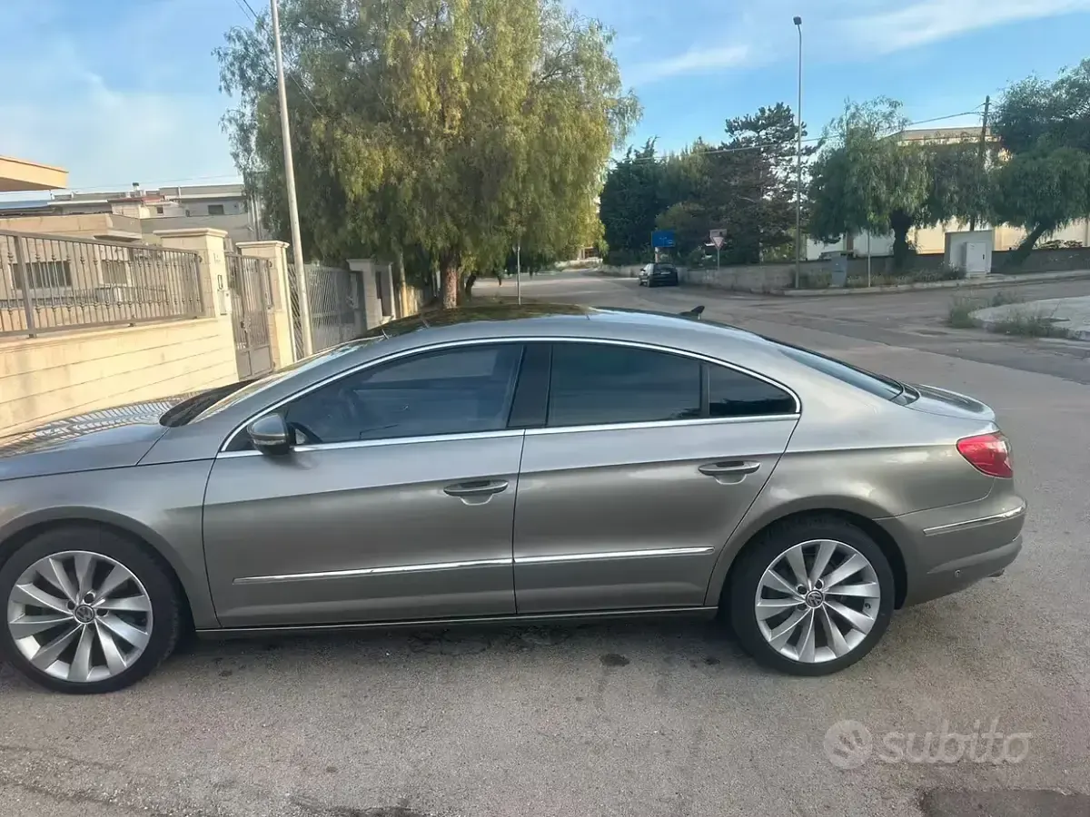 Usata VW Passat 140 CV (102 kW) 2011 Berlina