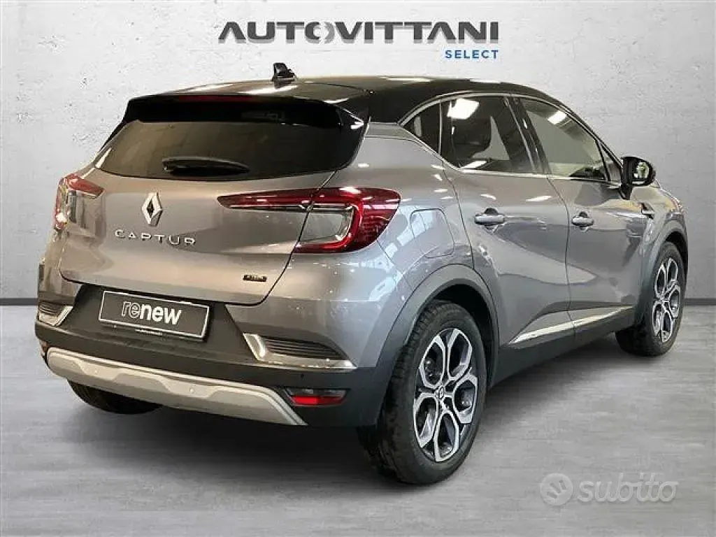Usado Renault Captur Techno 145 CV (106 kW) 2023 Gris SUV