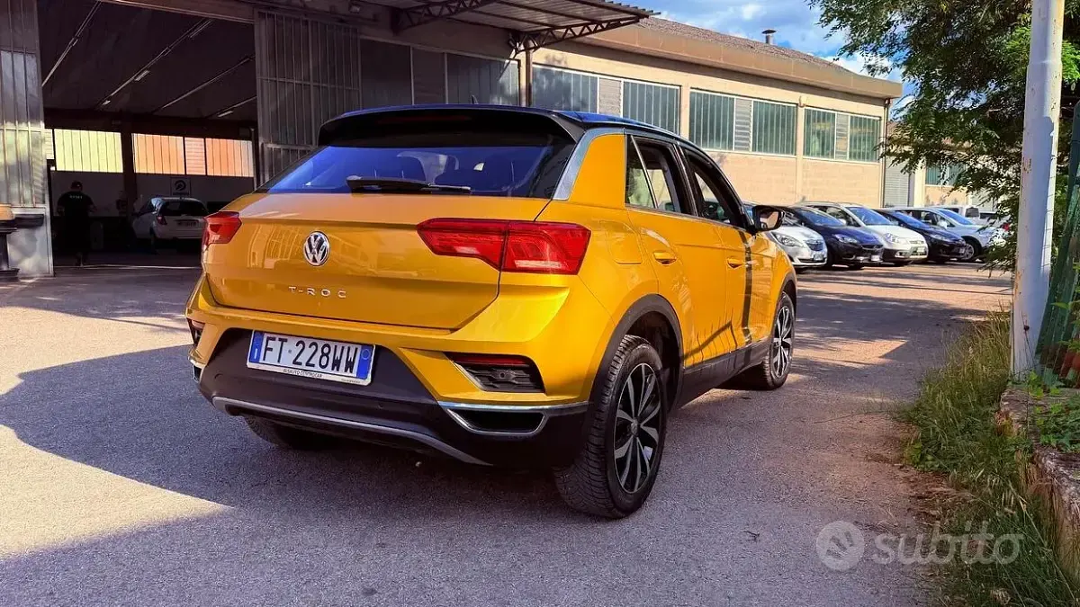 Usata VW T-Roc Advance 116 CV (85 kW) 2019 Giallo SUV