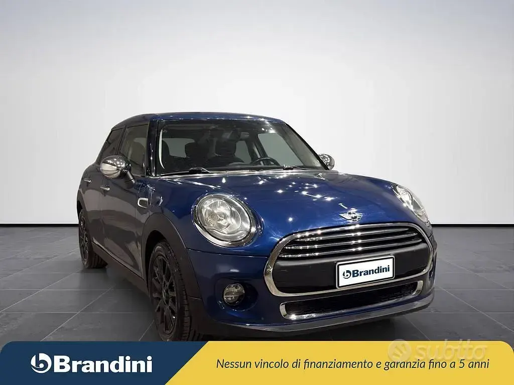 Usata Mini One D 95 CV (69 kW) 2015 Blu / tetto nero Utilitaria