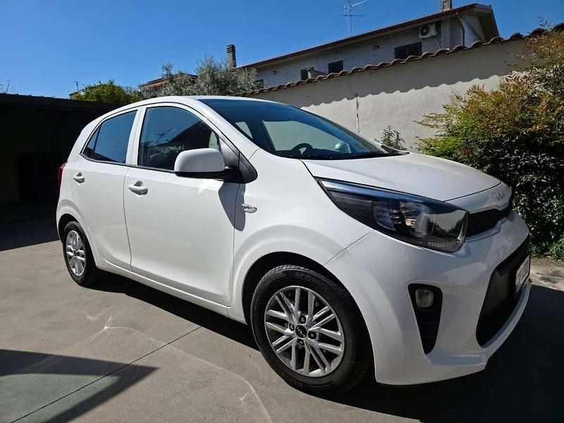 Usata Kia Picanto Urban 65 CV (47 kW) 2023 Bianco Utilitaria