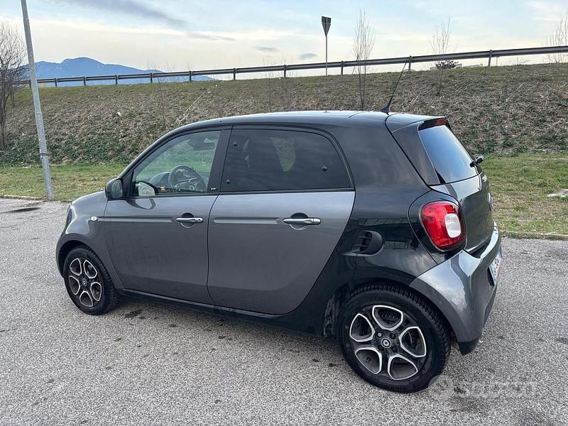 Usata Smart ForFour Prime 90 CV (66 kW) 2017 Utilitaria