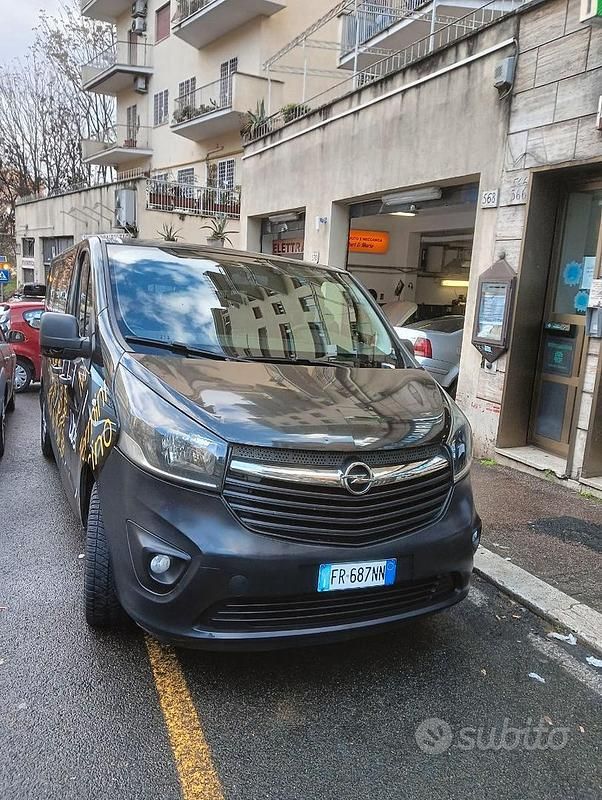 Usata Opel Vivaro 163 CV (119 kW) 2018 Nero Monovolume