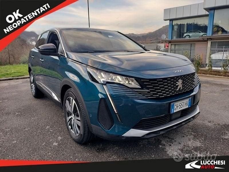 Usata Peugeot 3008 Allure 131 CV (96 kW) 2022 Blu/azzurro SUV