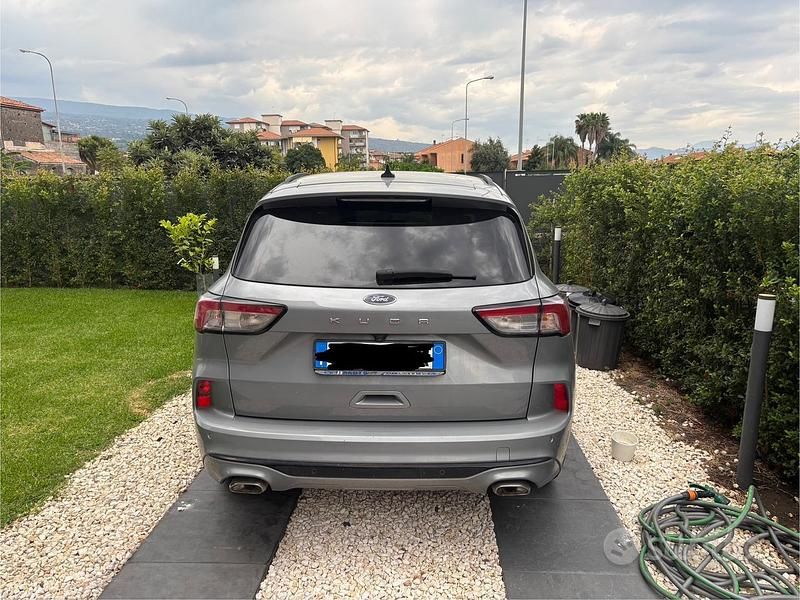 Usata Ford Kuga ST-Line 120 CV (88 kW) 2022 Grigio SUV
