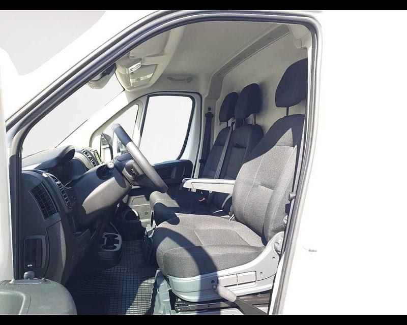 Usata Citroën Jumper 140 CV (102 kW) 2024 Bianco Monovolume