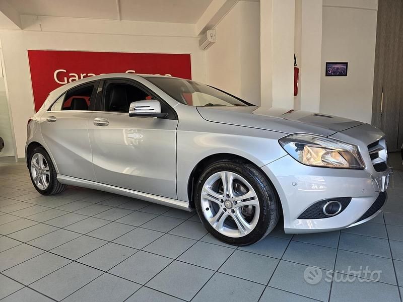 Usata Mercedes A180 109 CV (80 kW) 2012 Grigio Berlina